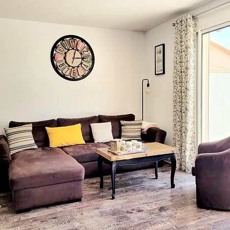 En Roussillon - Maison T3 Moderne Pour 6 Personnes - Terrasse Spacieuse - Parking Inclus - Fr-1-794-147