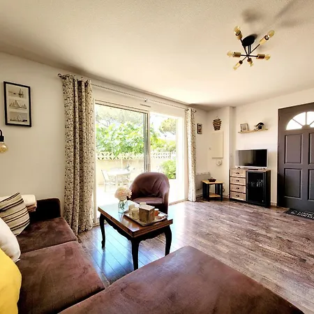 En Roussillon - Maison T3 Moderne Pour 6 Personnes - Terrasse Spacieuse - Parking Inclus - Fr-1-794-147 Сasa de vacaciones *