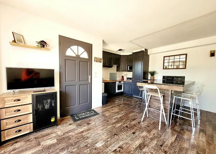 En Roussillon - Maison T3 Moderne Pour 6 Personnes - Terrasse Spacieuse - Parking Inclus - Fr-1-794-147 Ferienhaus